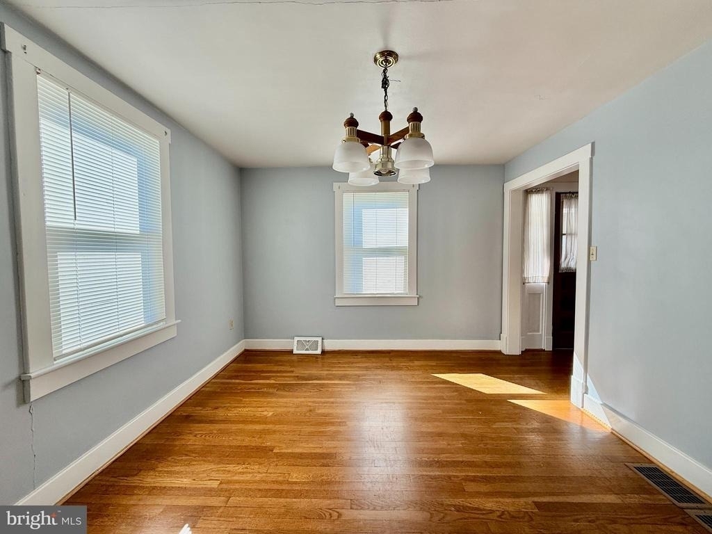 225 E 2nd Avenue - Photo 11