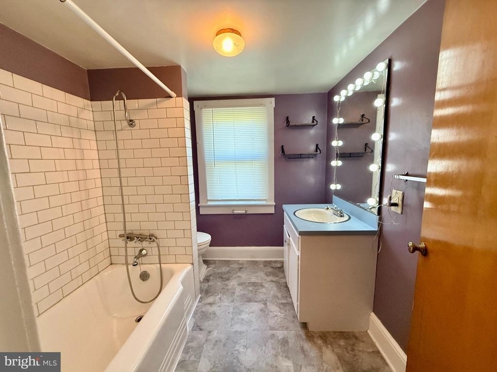 225 E 2nd Avenue - Photo 29