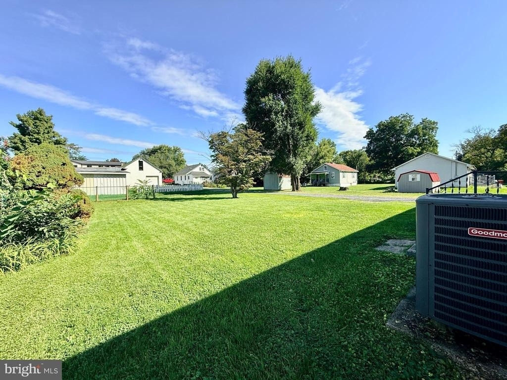 225 E 2nd Avenue - Photo 4