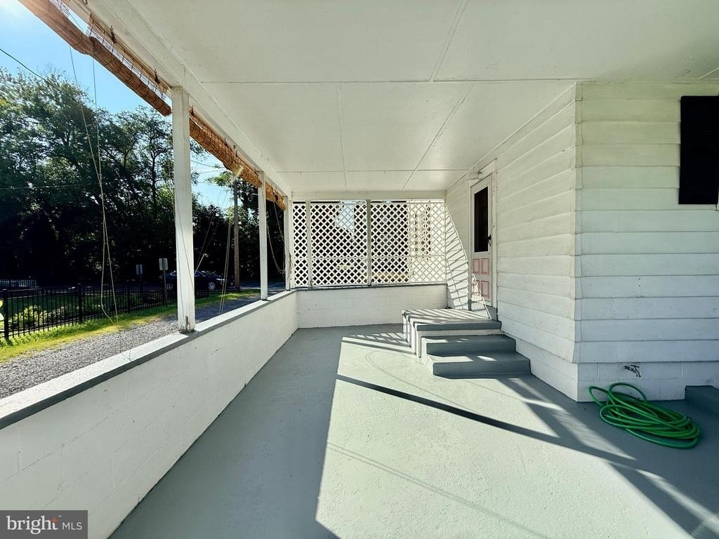 225 E 2nd Avenue - Photo 2