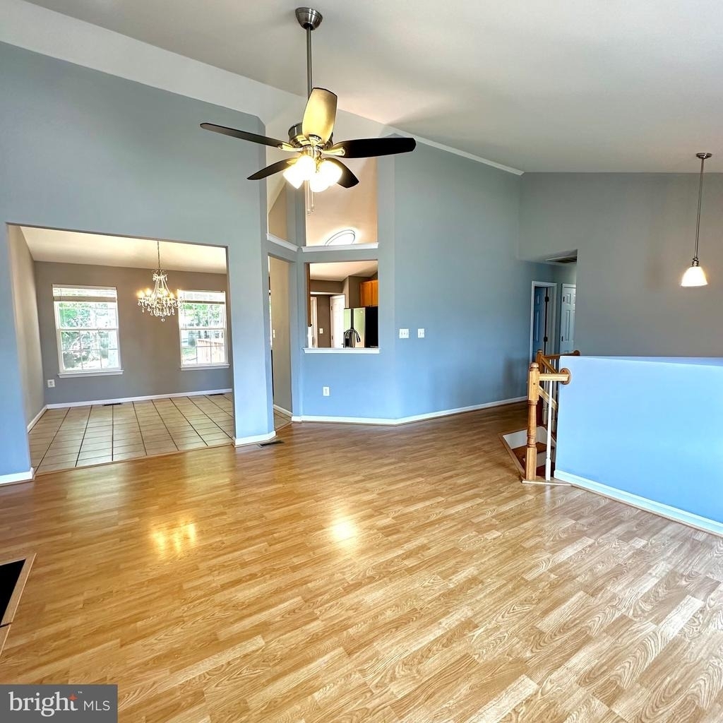 8 Scarborough Court - Photo 2
