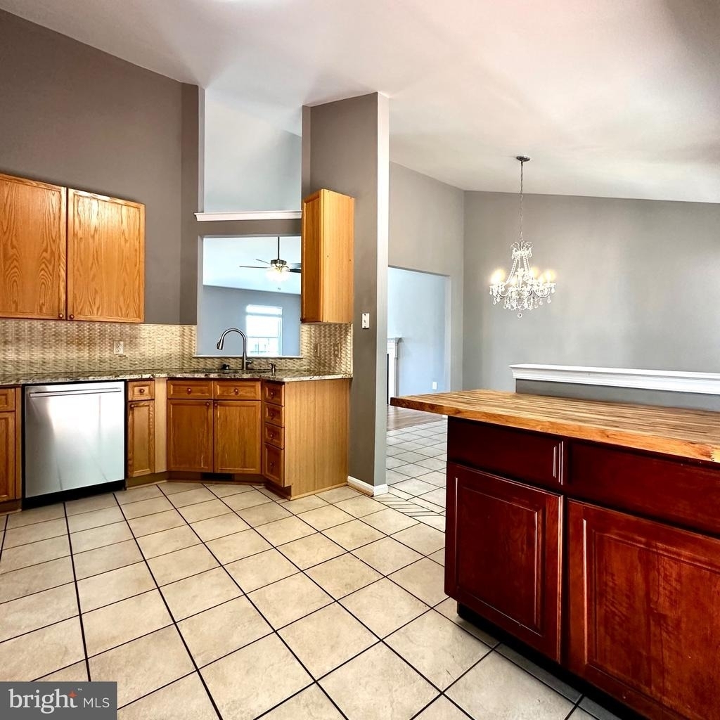 8 Scarborough Court - Photo 5