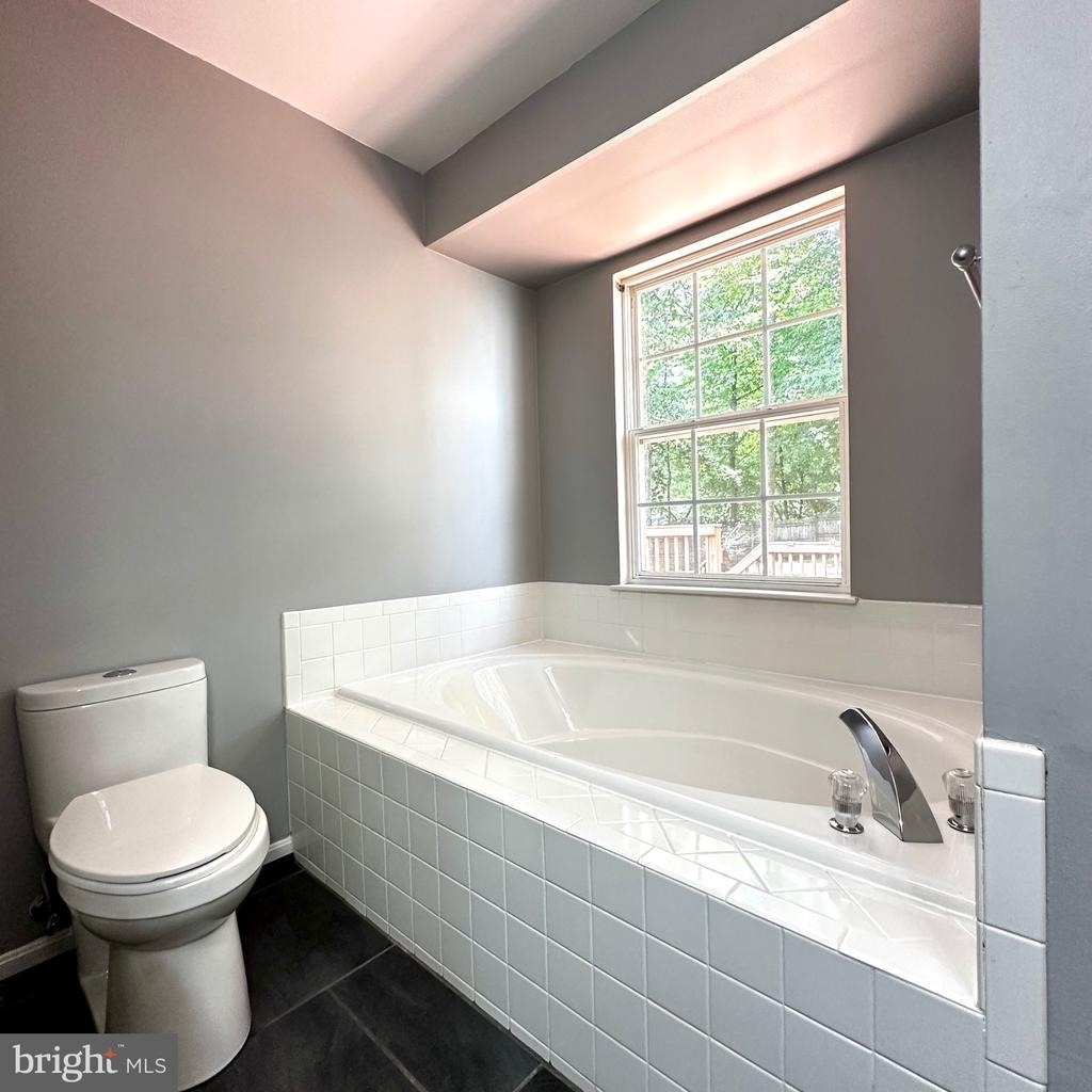 8 Scarborough Court - Photo 13