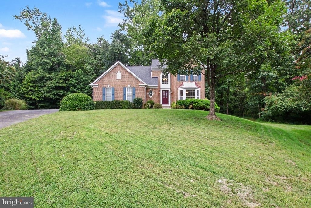 3915 Carlyle Court - Photo 2