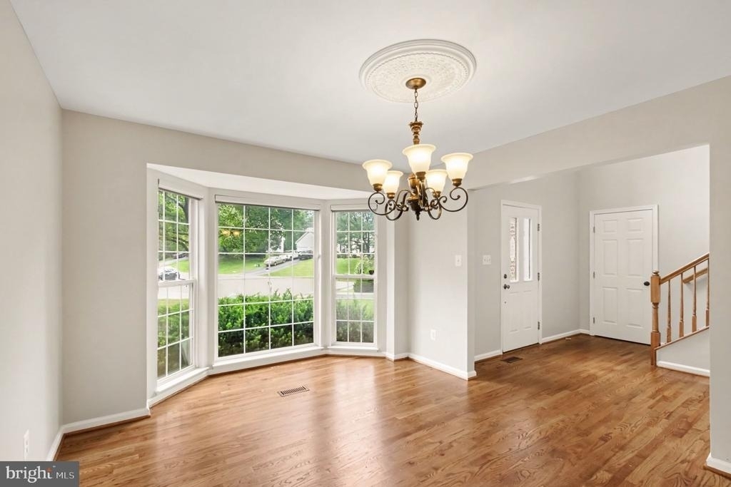 3915 Carlyle Court - Photo 4