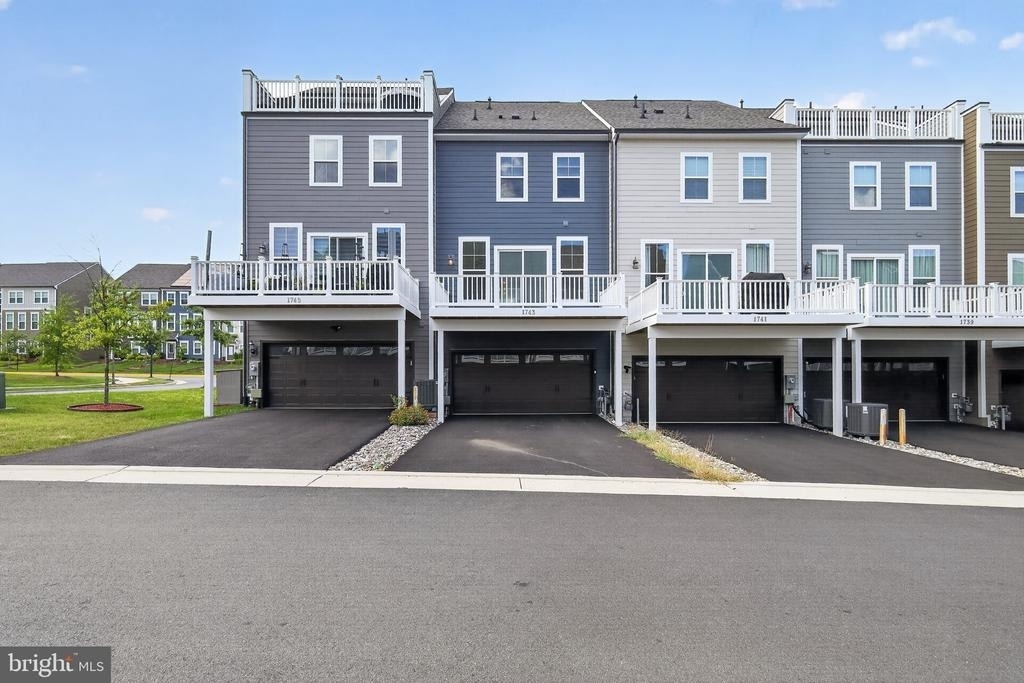 1743 Autumn Maple Leaf Drive - Photo 1