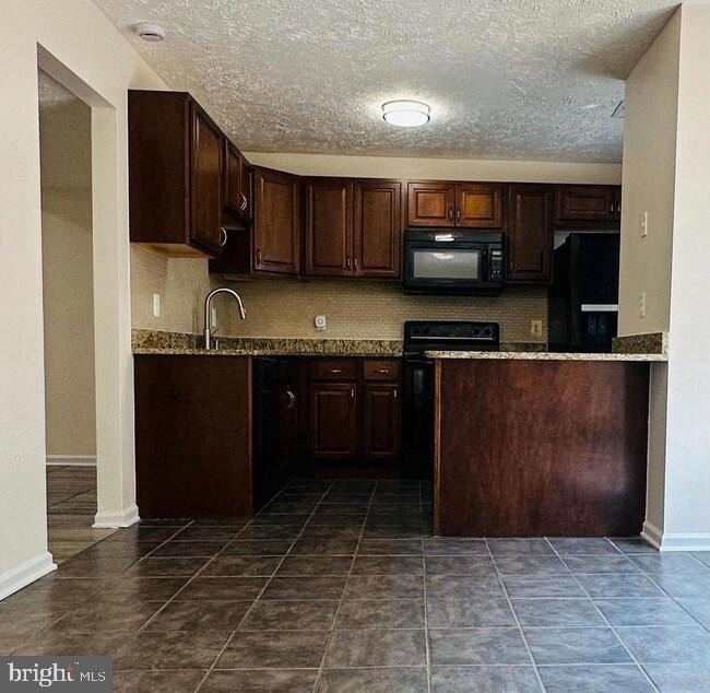 8658 Woodhue Court - Photo 3