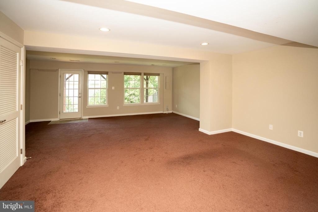10246 Whitworth Lane - Photo 7