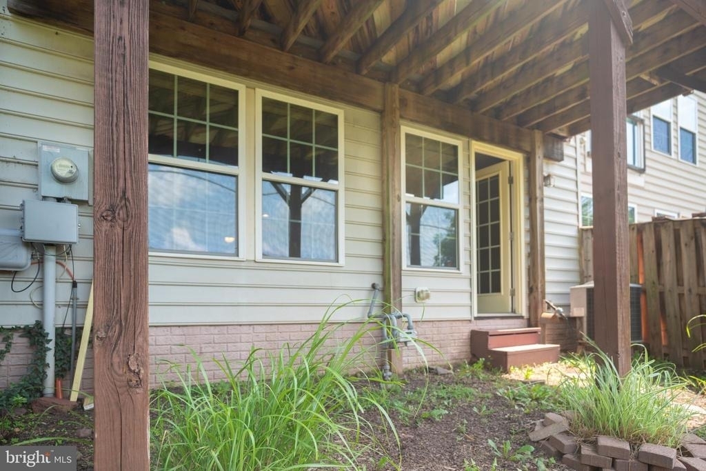 10246 Whitworth Lane - Photo 11