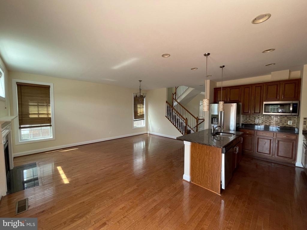 42751 Puller Terrace - Photo 10