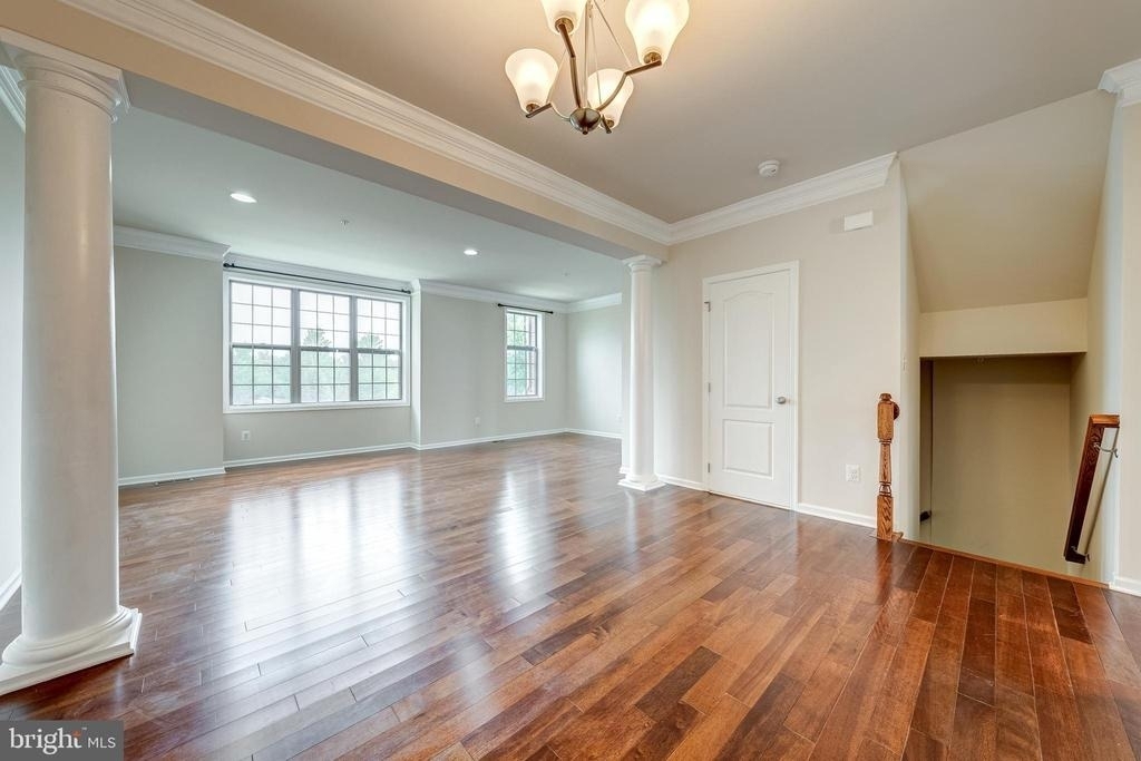 22635 Norwalk Square - Photo 10