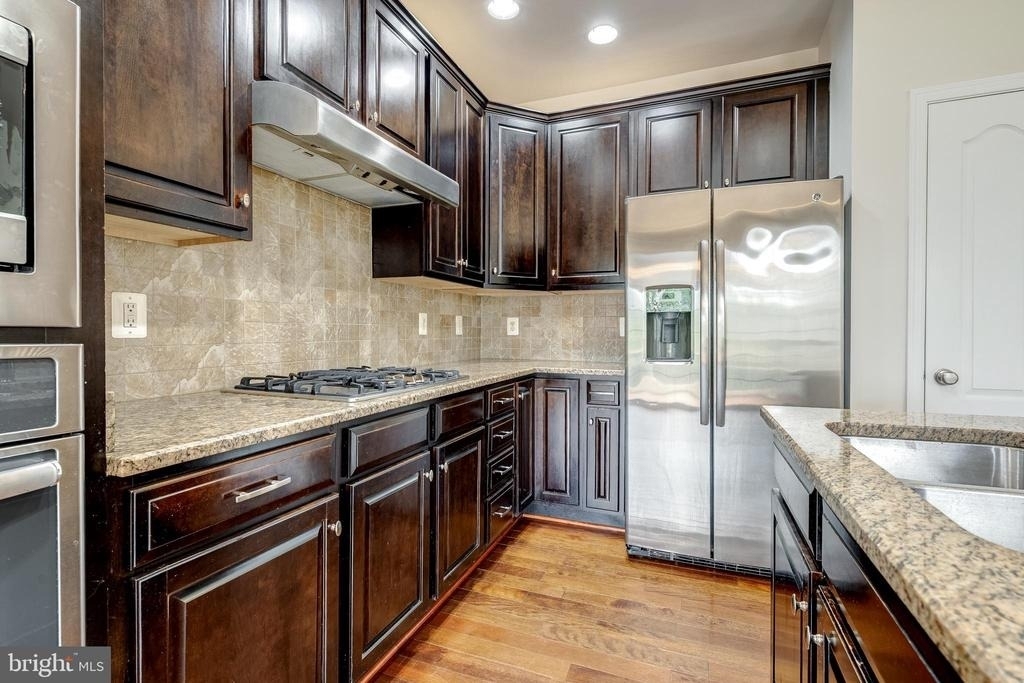 22635 Norwalk Square - Photo 16