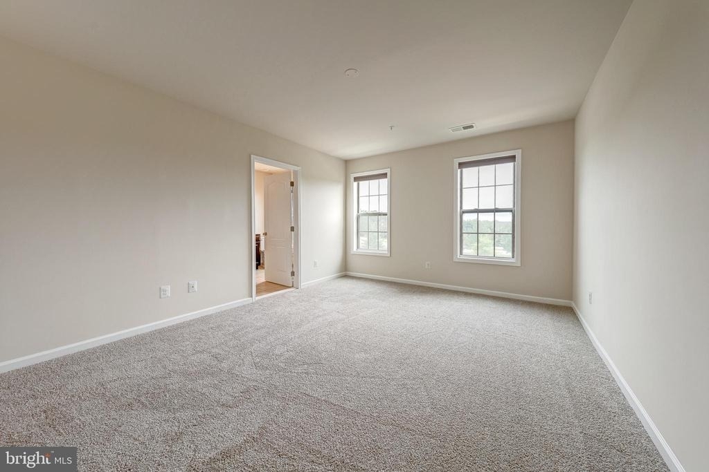 22635 Norwalk Square - Photo 21