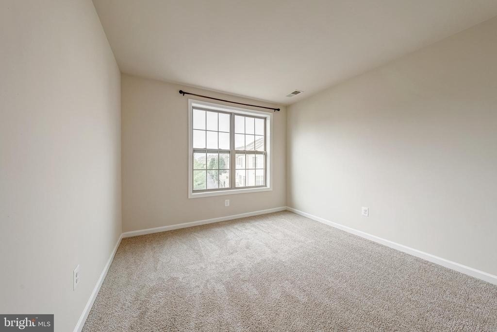 22635 Norwalk Square - Photo 27