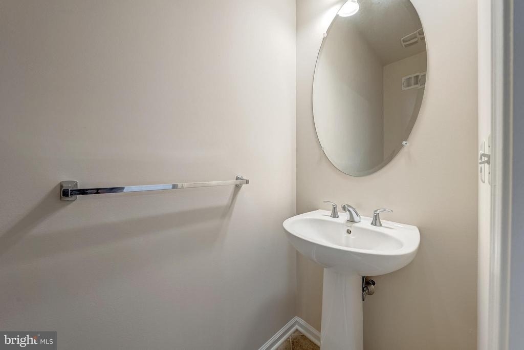 22635 Norwalk Square - Photo 20