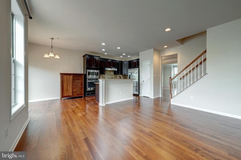 22635 Norwalk Square - Photo 12