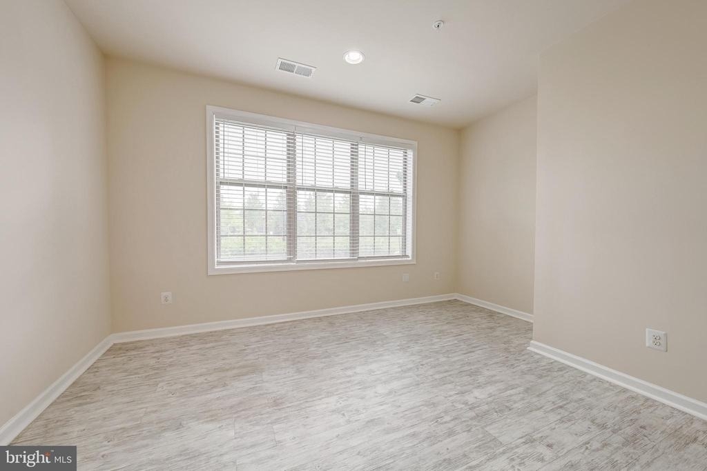 22635 Norwalk Square - Photo 3