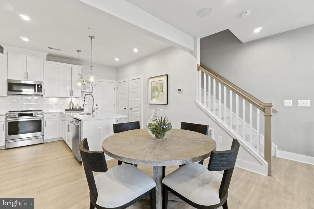 43805 Middleway Terrace - Photo 3