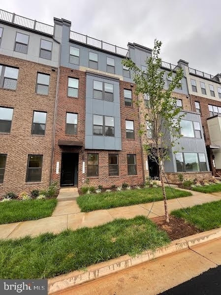 43805 Middleway Terrace - Photo 1