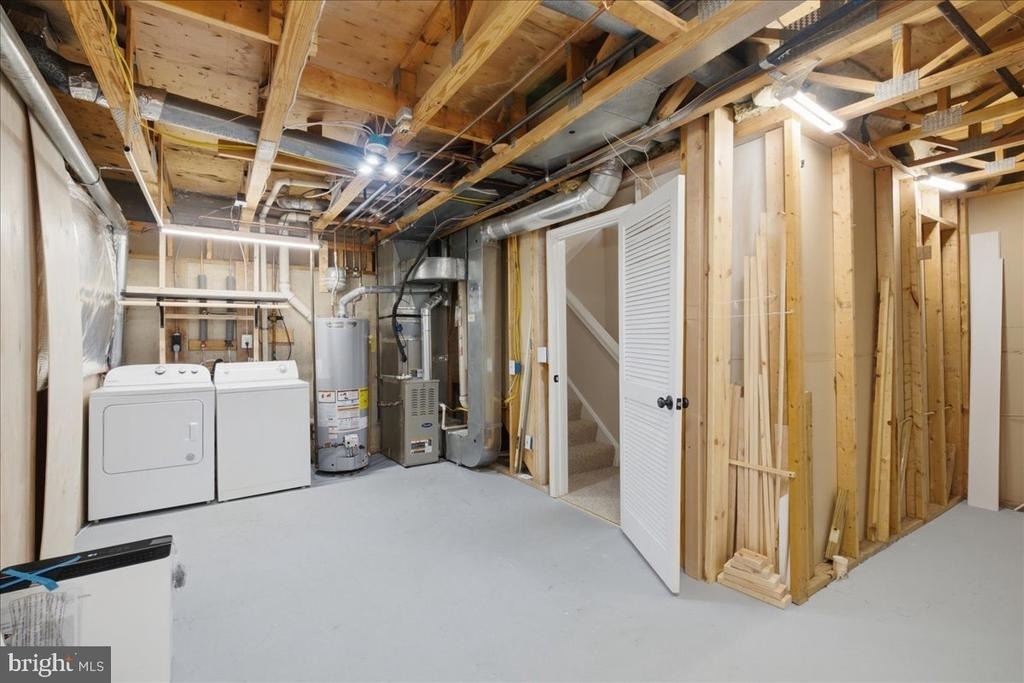 21028 Coach House Square - Photo 21
