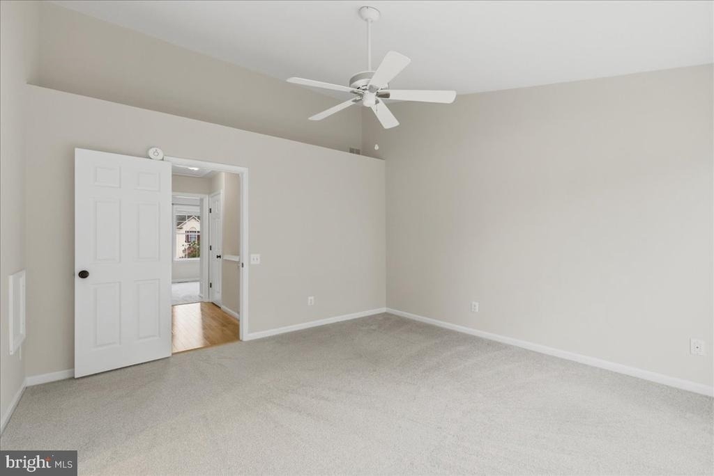 21028 Coach House Square - Photo 19