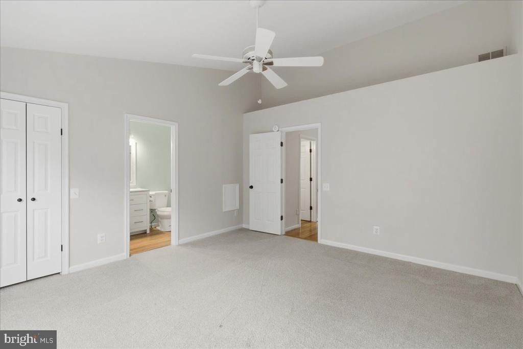 21028 Coach House Square - Photo 18