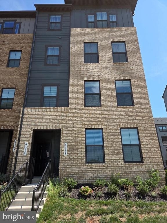4528 Dandelion Loop - Photo 0