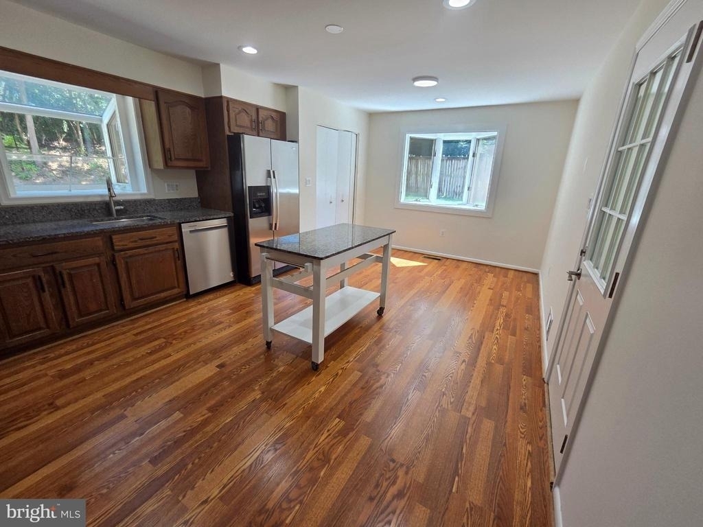 9929 Barnsbury Court - Photo 2