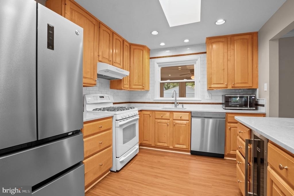 1415 Mayflower Drive - Photo 9