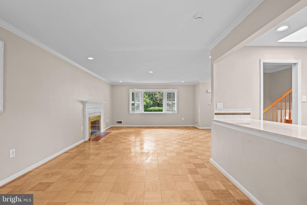1415 Mayflower Drive - Photo 4