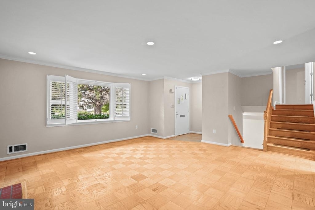 1415 Mayflower Drive - Photo 5