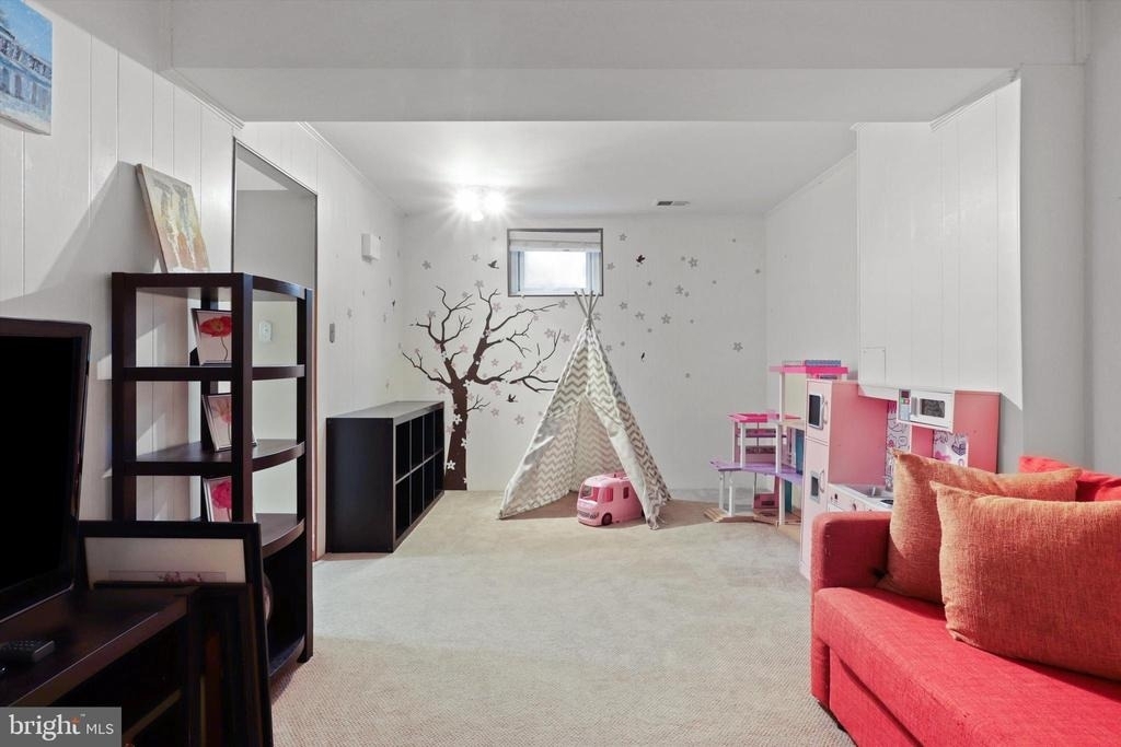 7010 Leestone Street - Photo 8