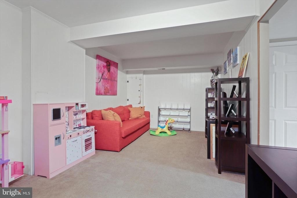 7010 Leestone Street - Photo 9