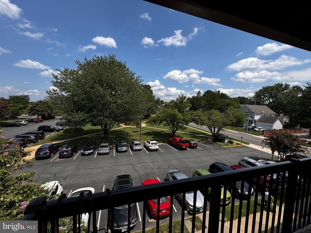 212 Locust Street Se - Photo 8