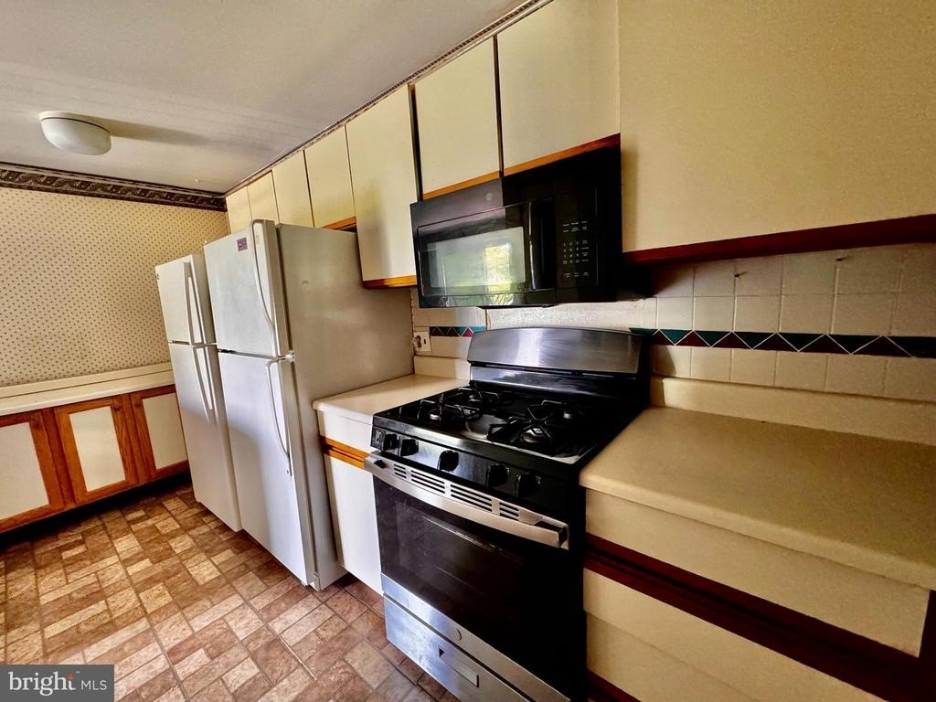 212 Locust Street Se - Photo 6