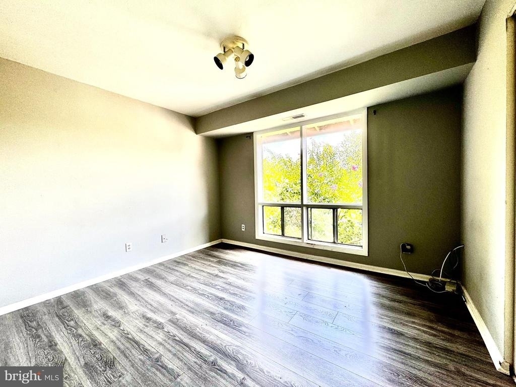 212 Locust Street Se - Photo 5