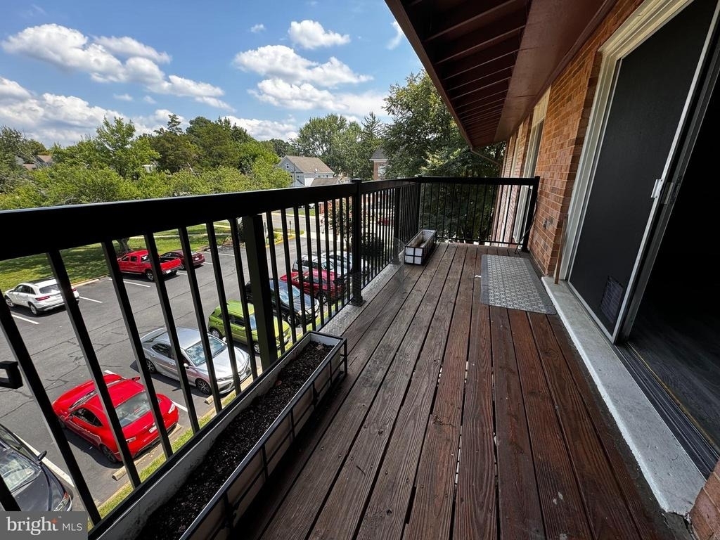 212 Locust Street Se - Photo 9