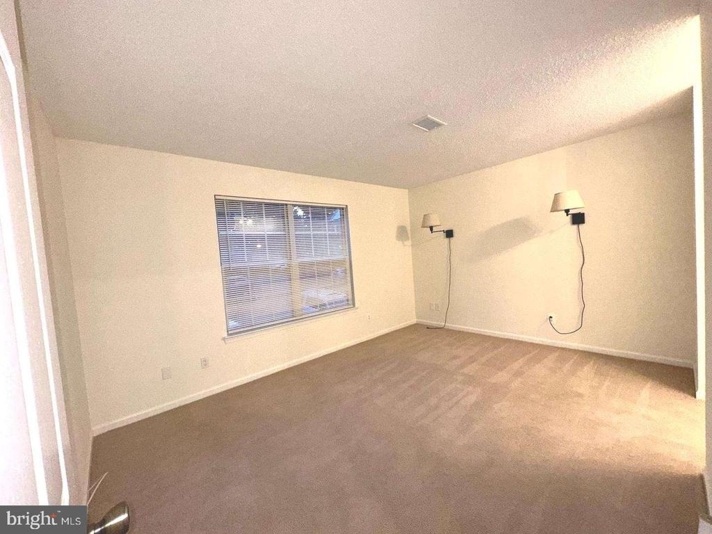 12103 Greenwood Court - Photo 4
