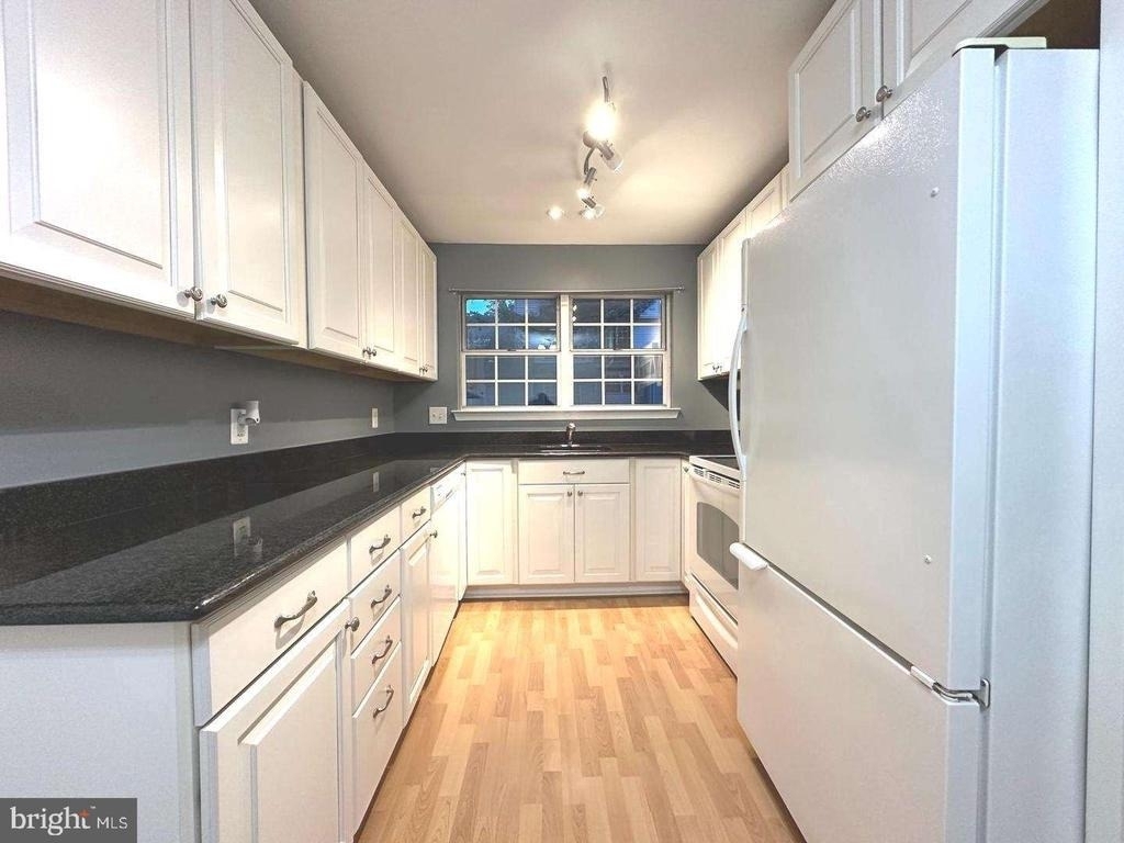 12103 Greenwood Court - Photo 1