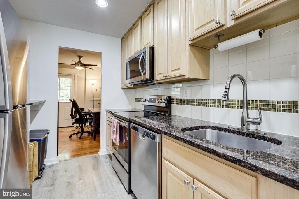 6295 Hillary Court - Photo 10