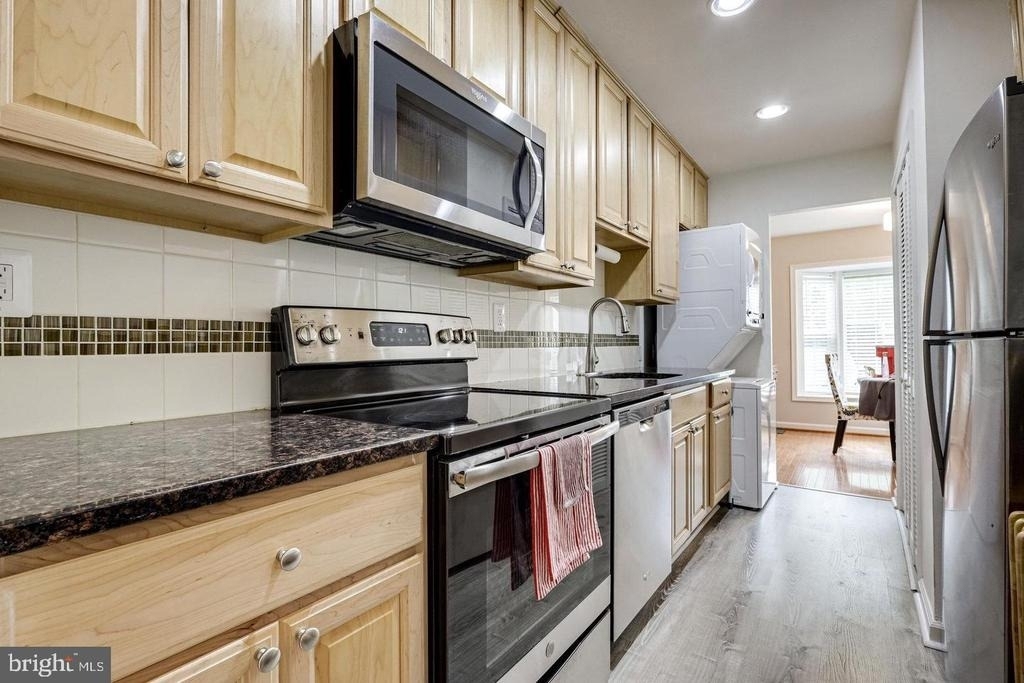 6295 Hillary Court - Photo 8