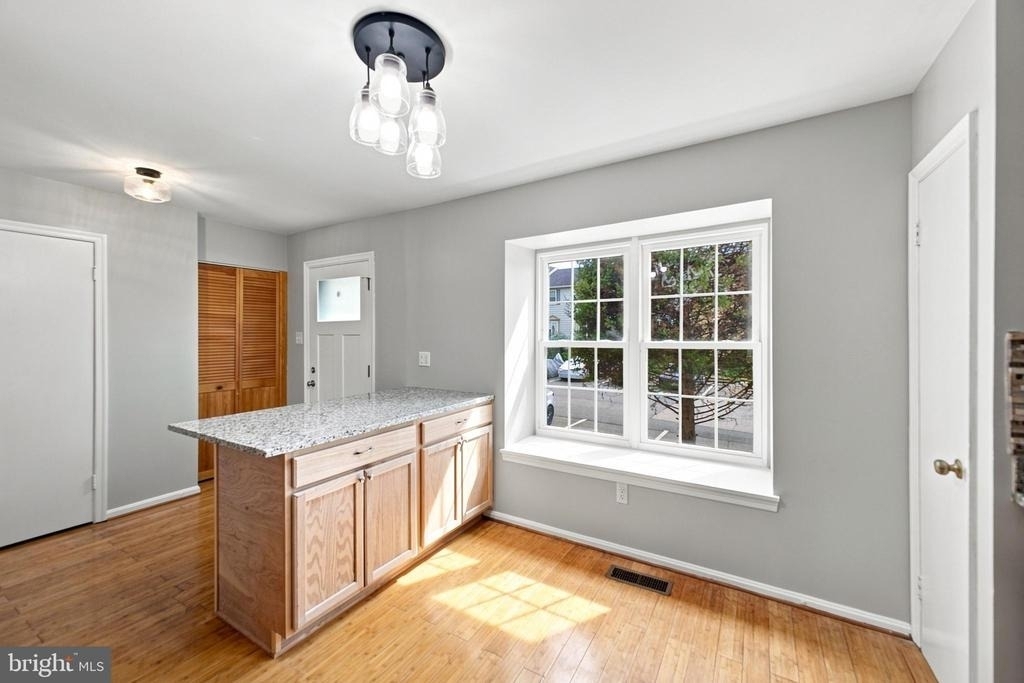 8346 Stationhouse Court - Photo 5
