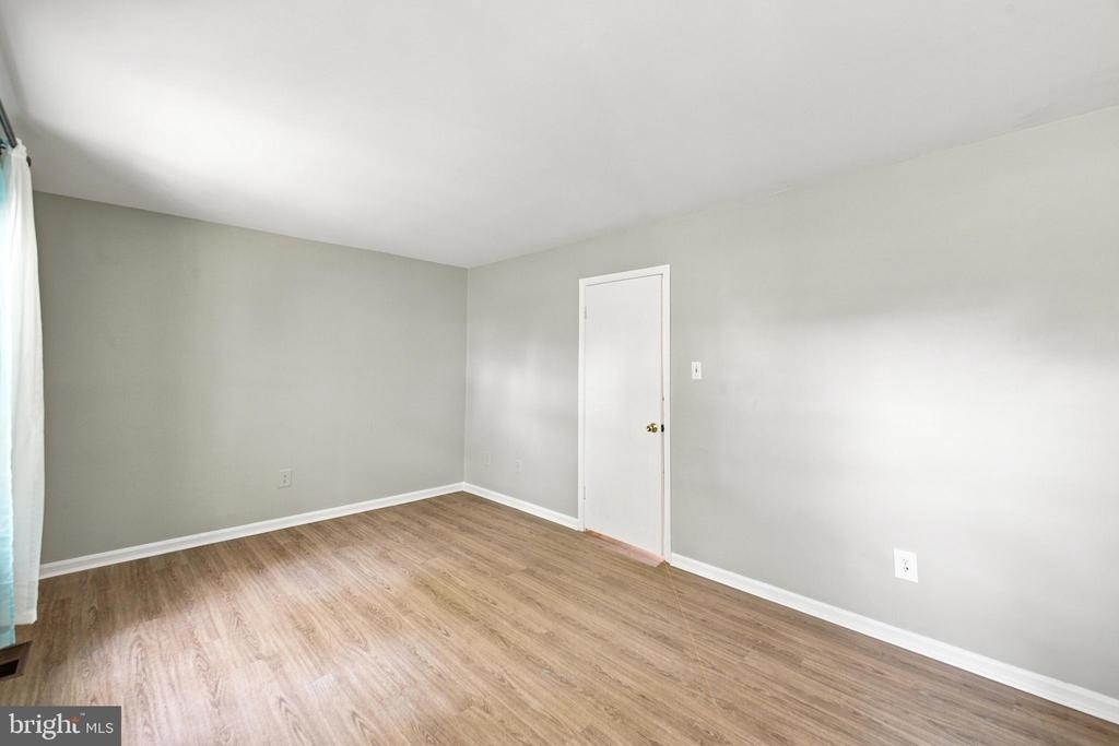 8346 Stationhouse Court - Photo 18