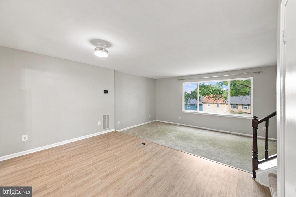 8346 Stationhouse Court - Photo 11