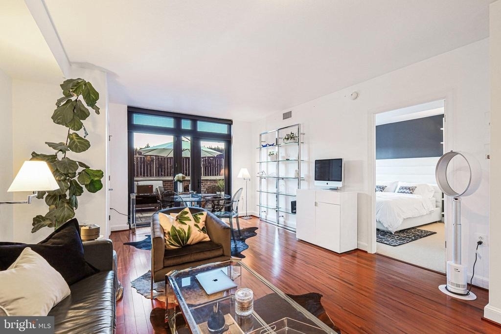2451 Midtown Avenue - Photo 5