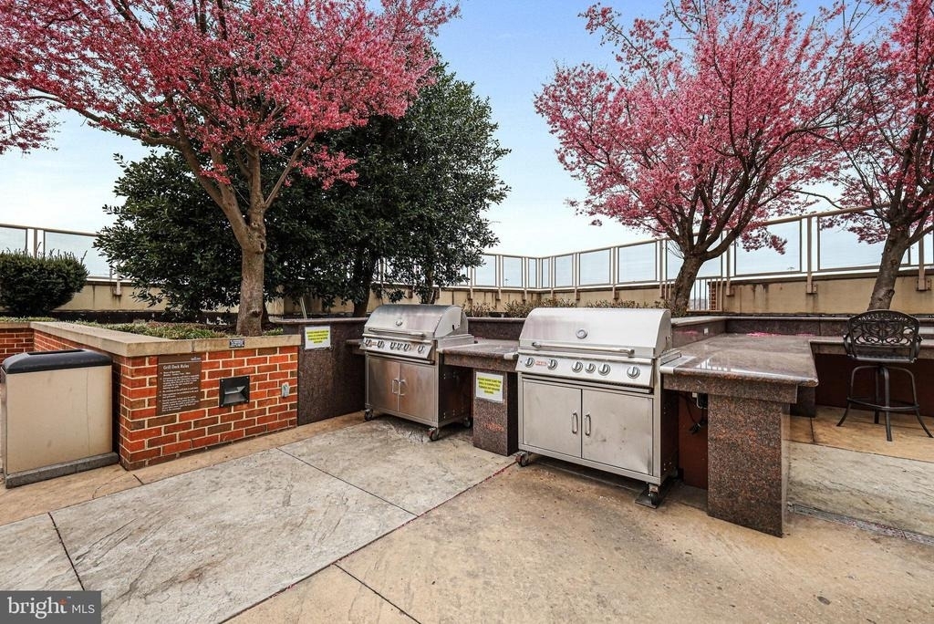 2451 Midtown Avenue - Photo 35