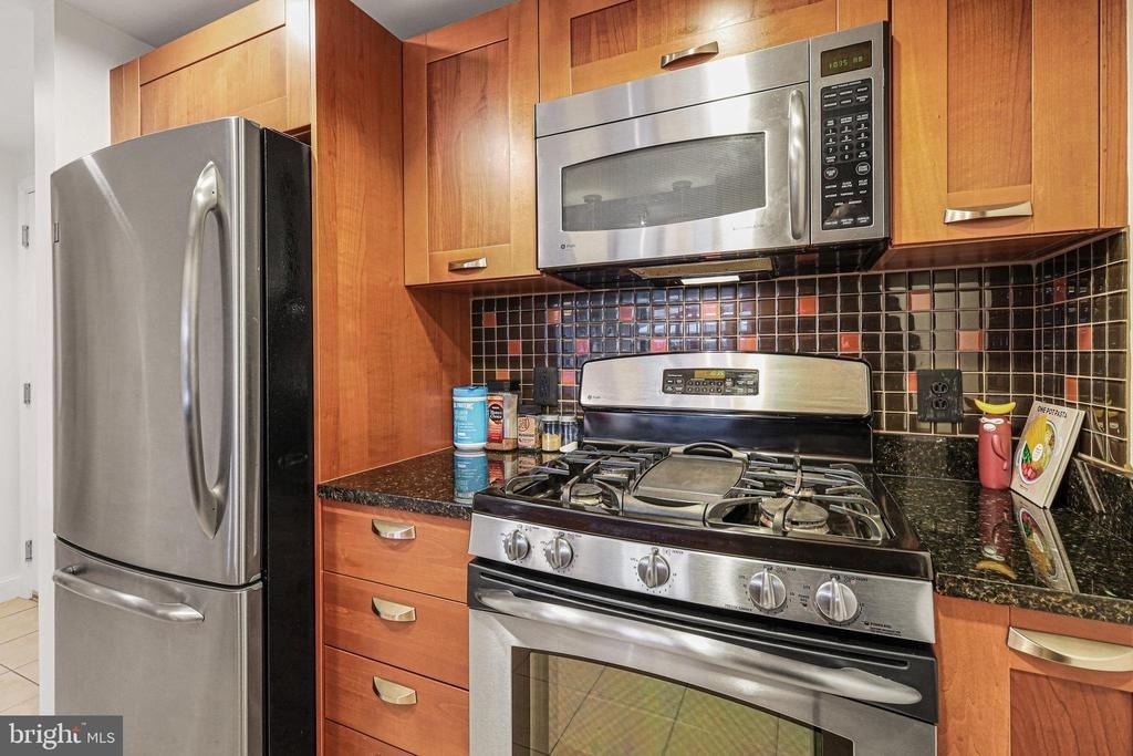 2451 Midtown Avenue - Photo 12