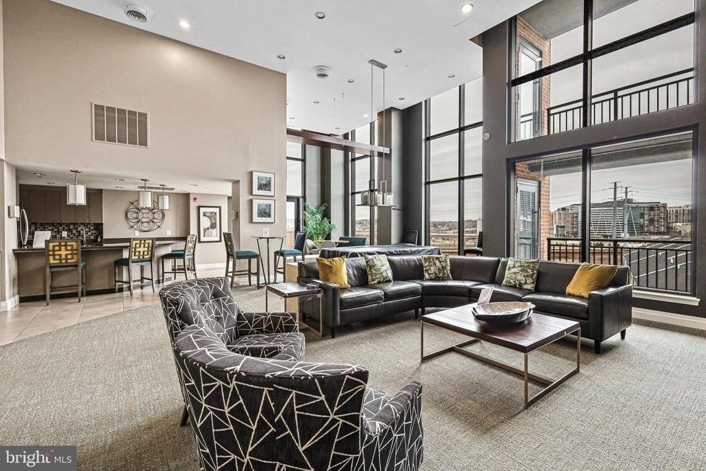 2451 Midtown Avenue - Photo 29
