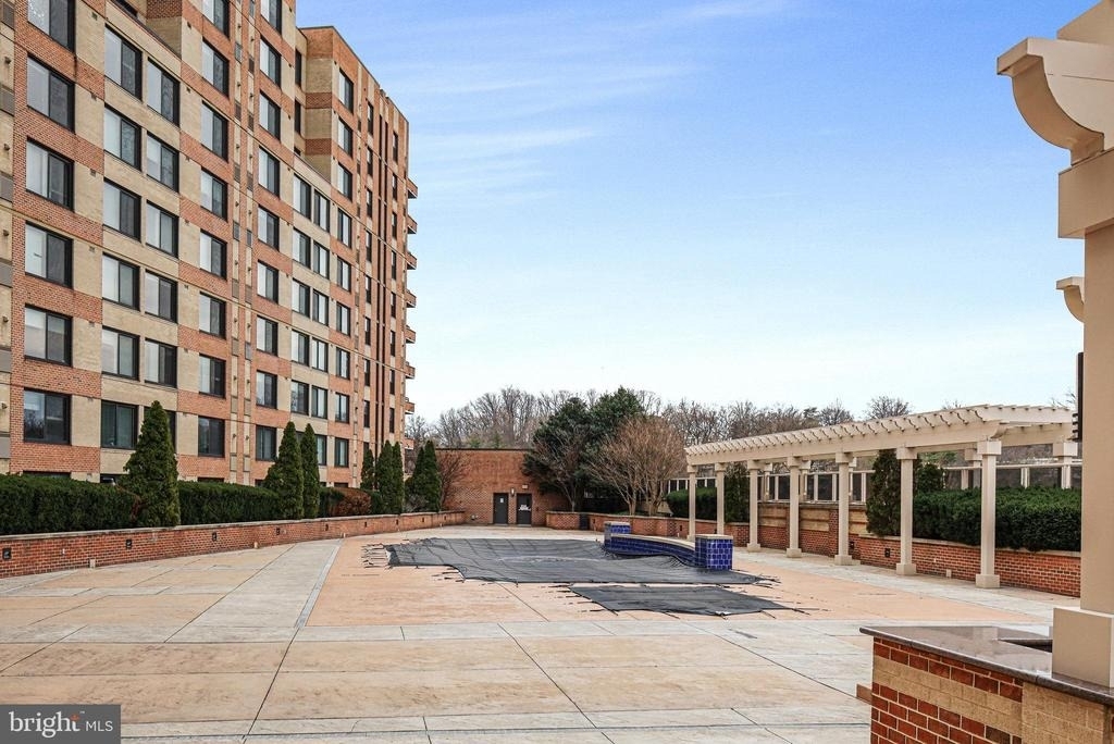 2451 Midtown Avenue - Photo 39
