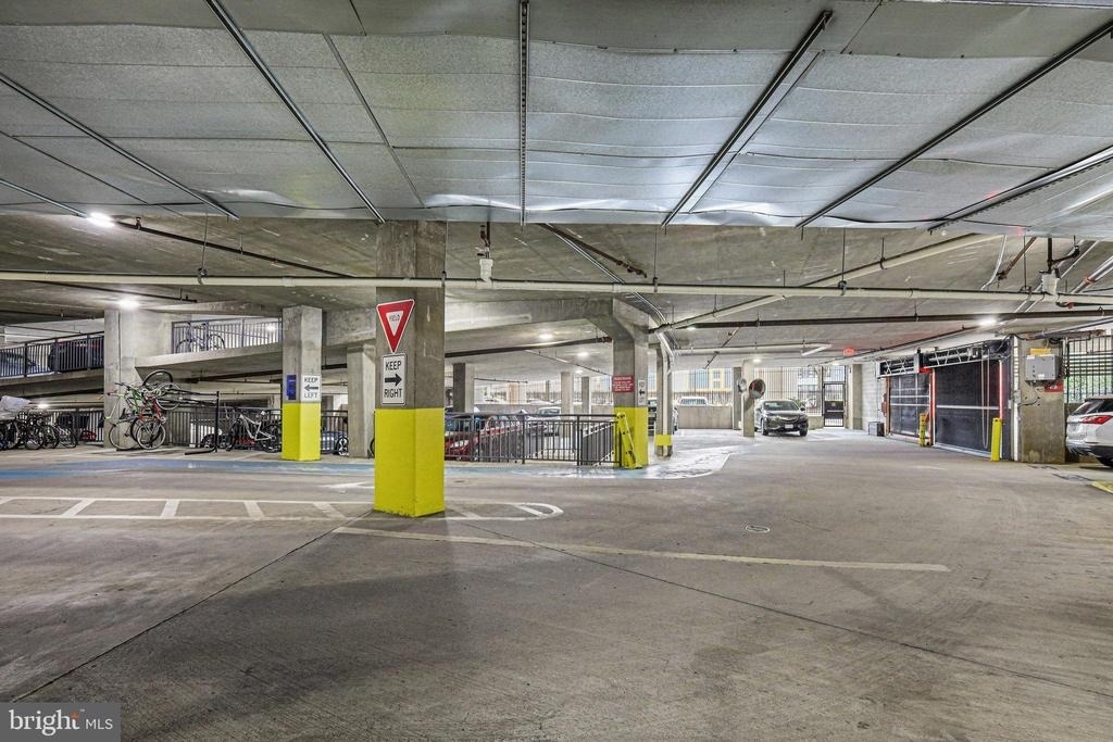 2451 Midtown Avenue - Photo 34